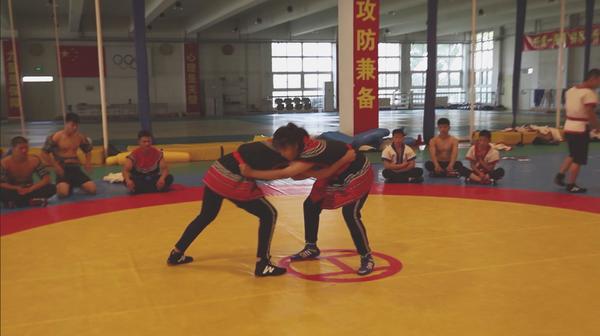 柔道与中国跤的区别_柔道和中国跤哪个历史悠久_柔道对中国摔跤