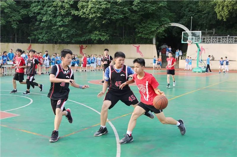 桂林篮球_桂林组队篮球规则比赛是几号球_桂林篮球组队比赛规则是什么
