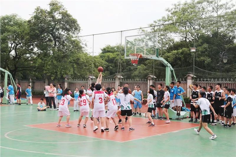 桂林篮球_桂林组队篮球规则比赛是几号球_桂林篮球组队比赛规则是什么