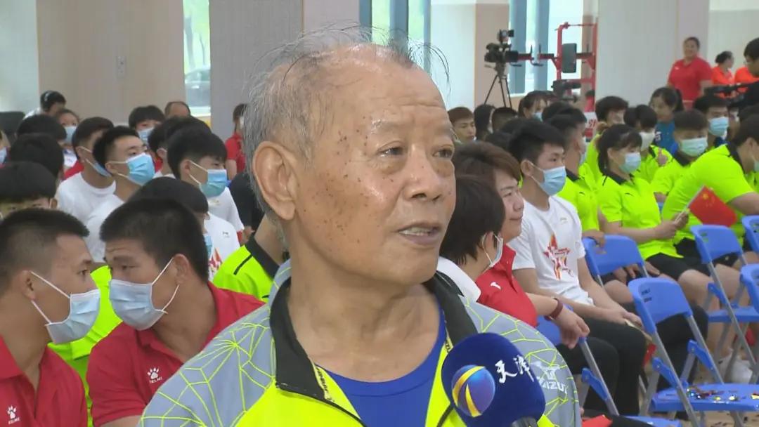举重冠军吕小军照片_举重冠军吕小军家里条件_举重吕小军世界纪录
