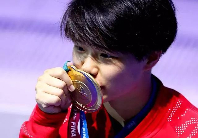 广州游泳女运动员冠军是谁_广州游泳冠军是谁_广州游泳名将