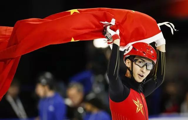 广州游泳女运动员冠军是谁_广州游泳冠军是谁_广州游泳名将