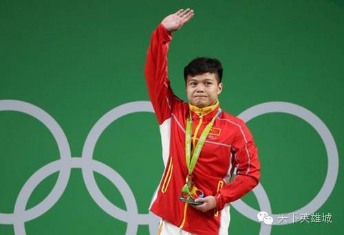 国外退役举重冠军训练_退役国外举重冠军训练多少钱_举重冠军退役后